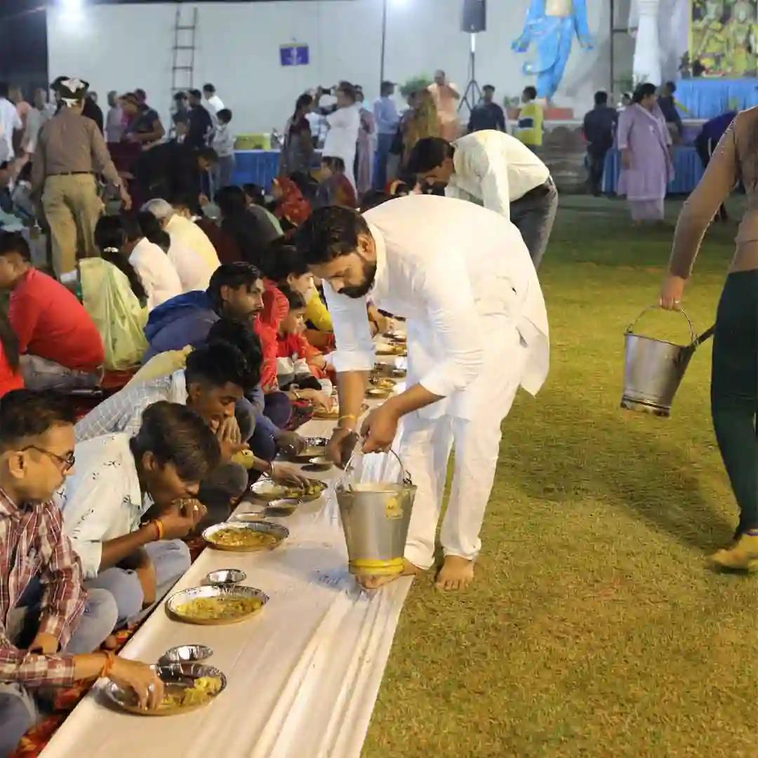 Prasad Vitaran Seva (प्रसाद वितरण सेवा)