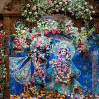 Sri Sri Radha Krishna Garbh Griha (गर्भगृह ) Seva Sri Sri Radha Krishna Garbh Griha (गर्भगृह ) Seva