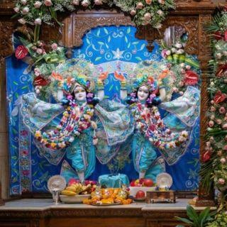 Sri Sri Gaur Nitai Garbh Griha (गर्भगृह ) Seva Sri Sri Gaur Nitai Garbh Griha (गर्भगृह ) Seva